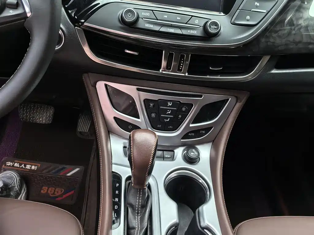 Buick Envision Plus 2016 — фото 10