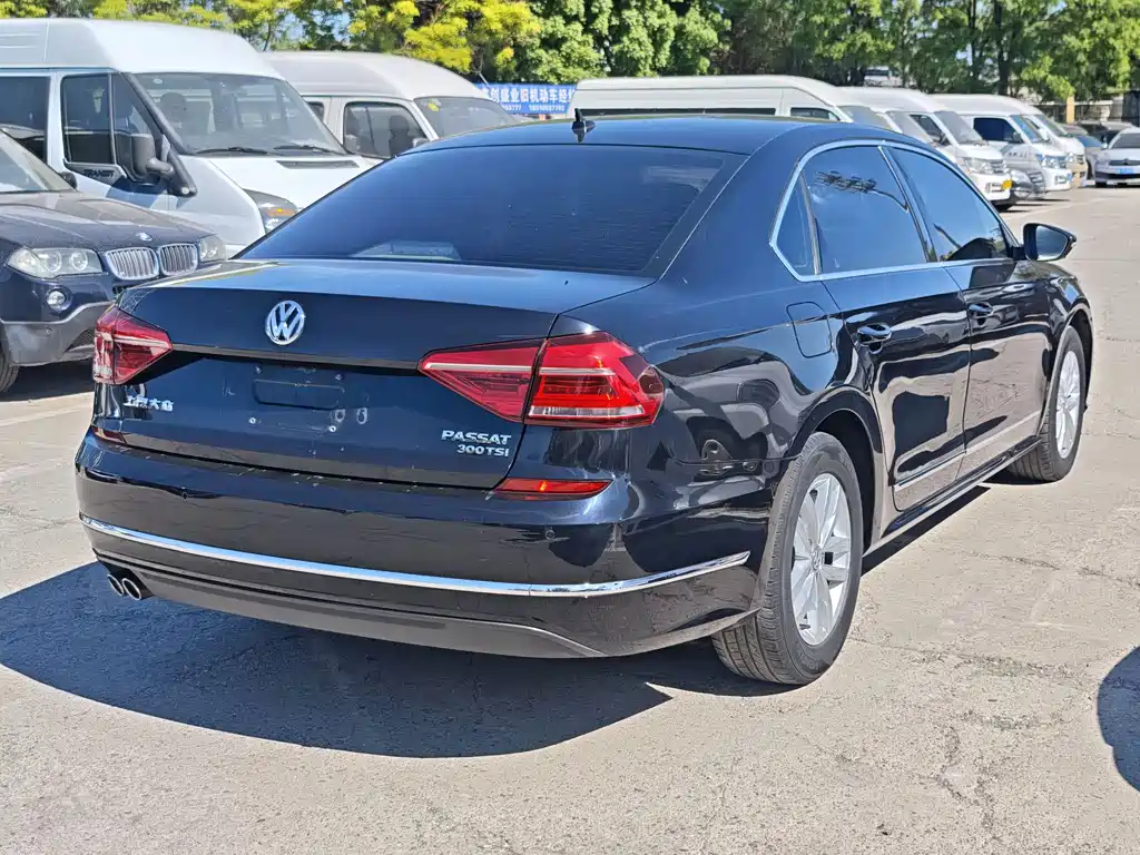 Volkswagen Passat 2017 — фото 5