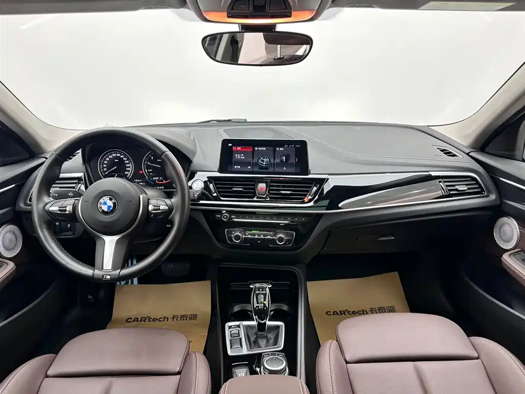 BMW 1 Series 2021 — фото 10