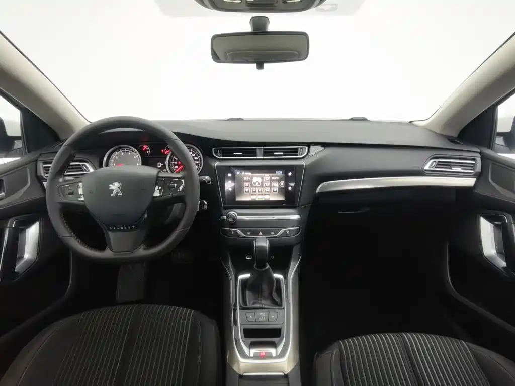 Peugeot 408 2015