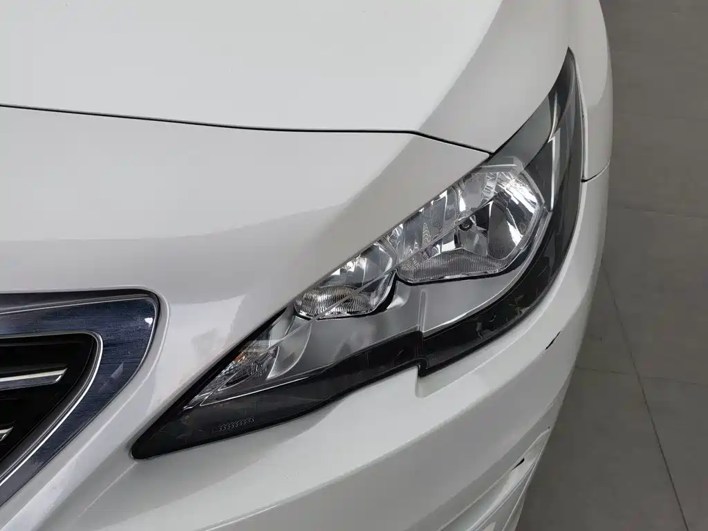 Peugeot 408 2015
