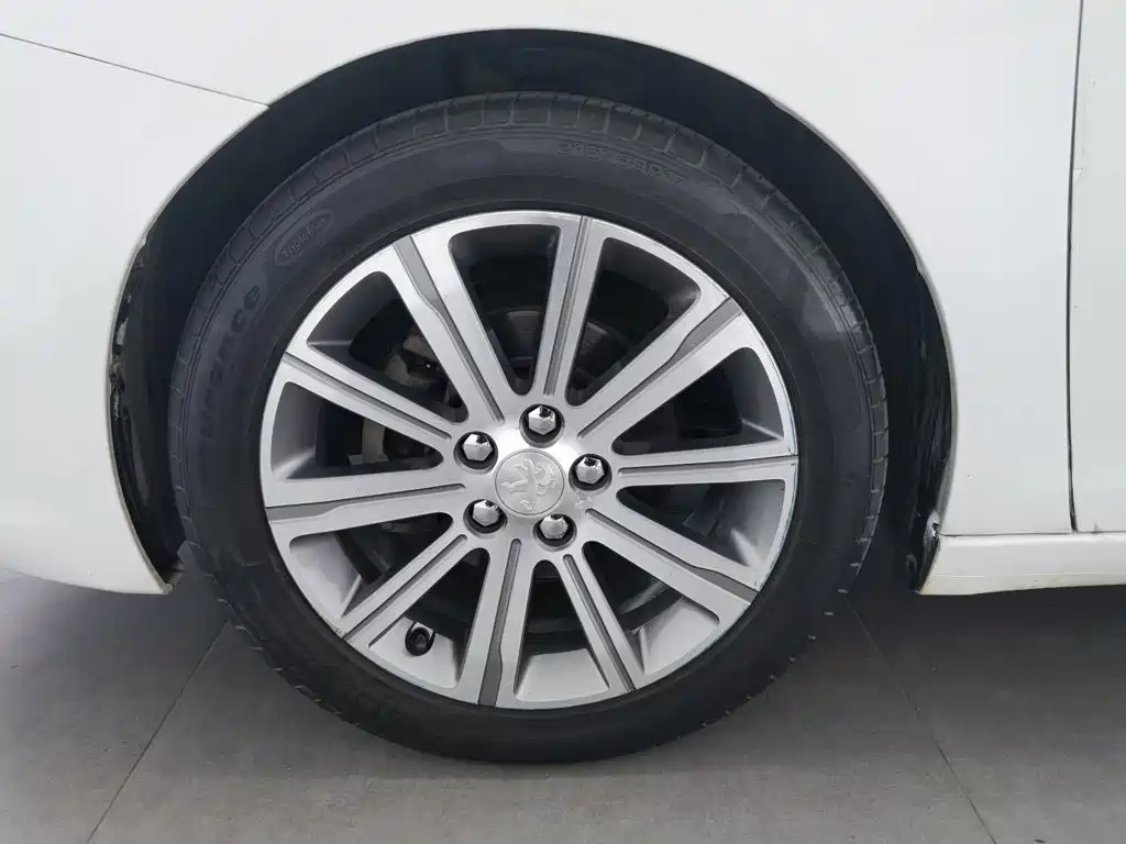 Peugeot 408 2015 — фото 17