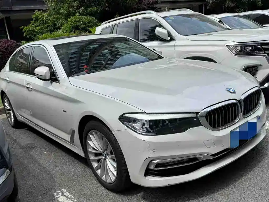BMW 5 Series 2019 — фото 1