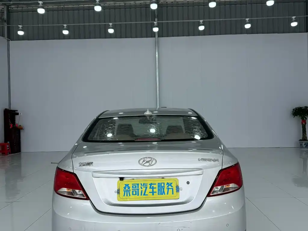 Hyundai Verna 2015 — фото 8