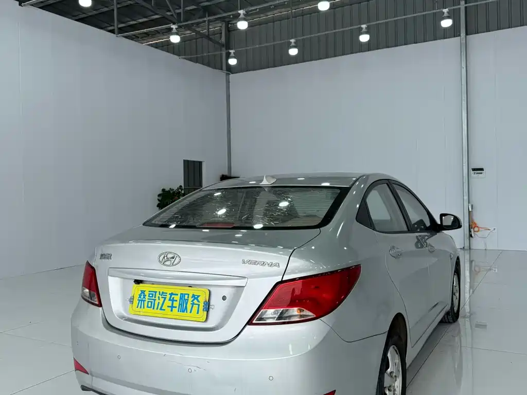 Hyundai Verna 2015 — фото 9