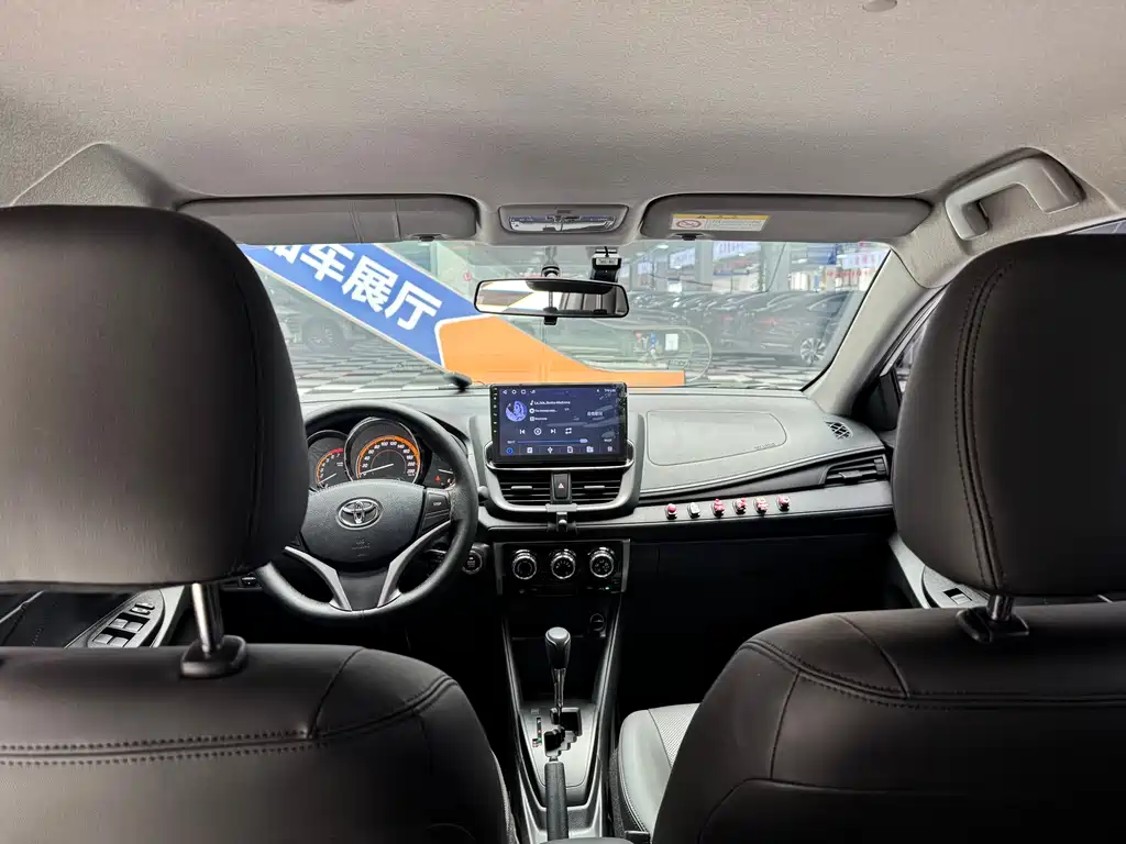 Toyota Yaris L 2023 — фото 19