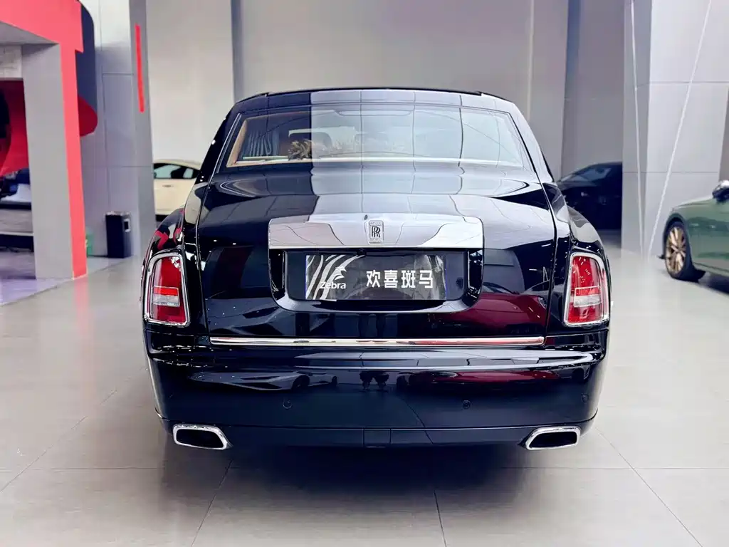 Rolls-Royce Phantom 2016 — фото 4