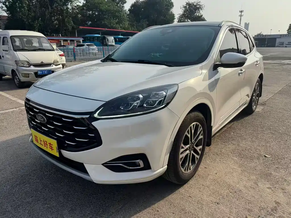 Ford Escape 2020 — фото 1
