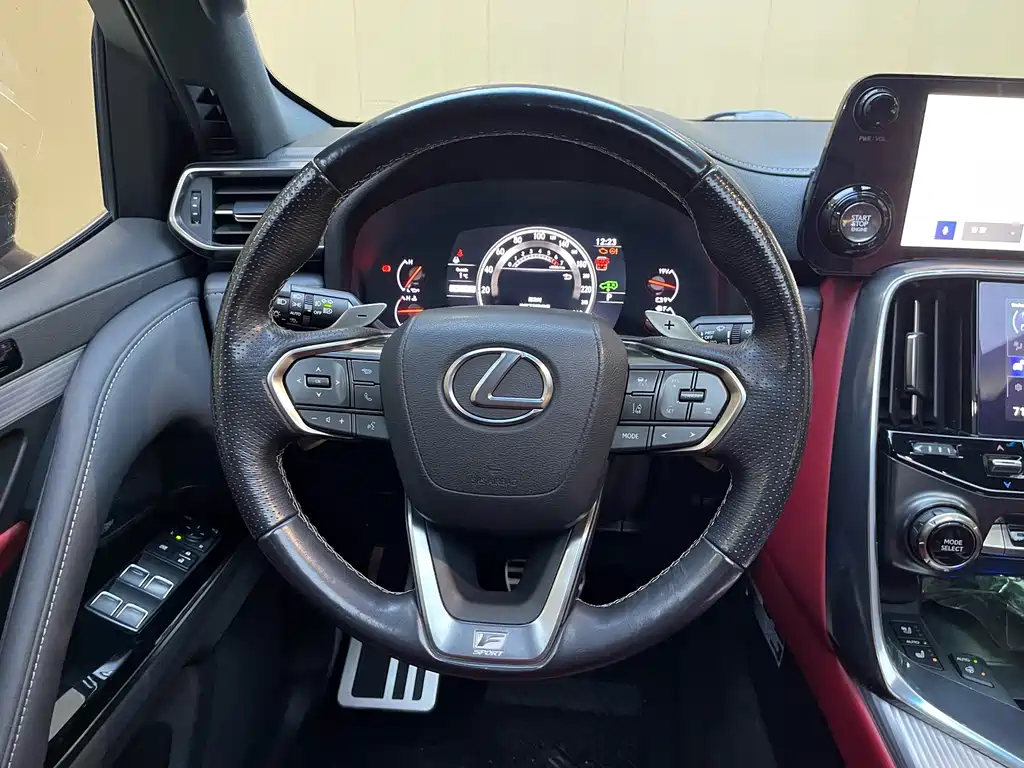 Lexus LX 2023 — фото 16