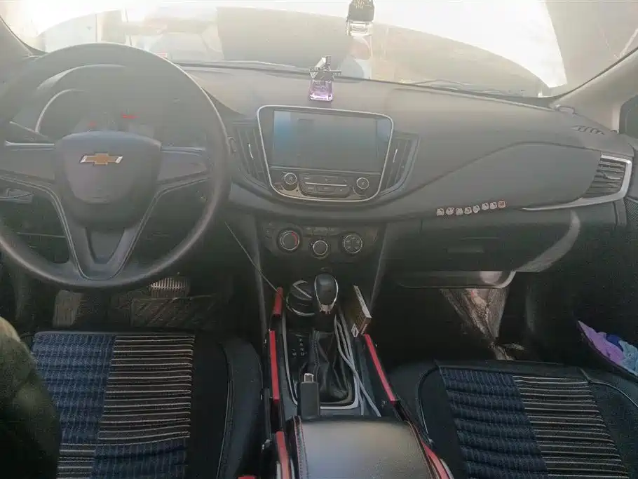 Chevrolet Cavalier 2018 — фото 12