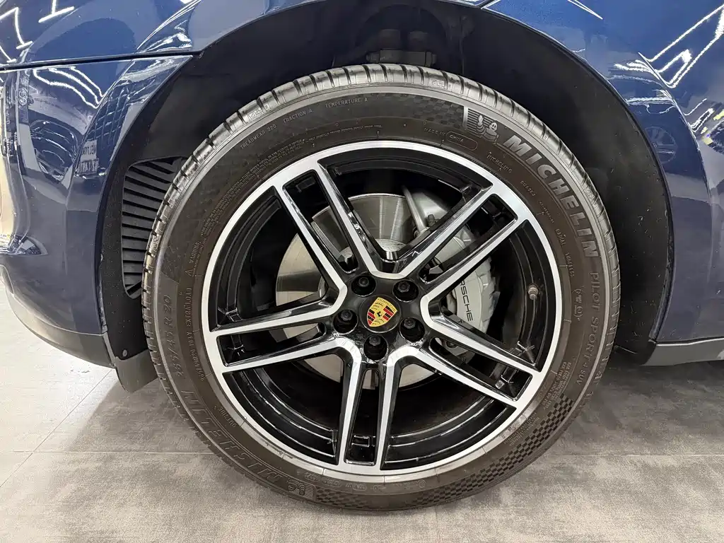 Porsche Macan 2021 — фото 13