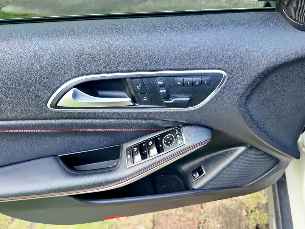 Mercedes-Benz GLA AMG 2015 — фото 36