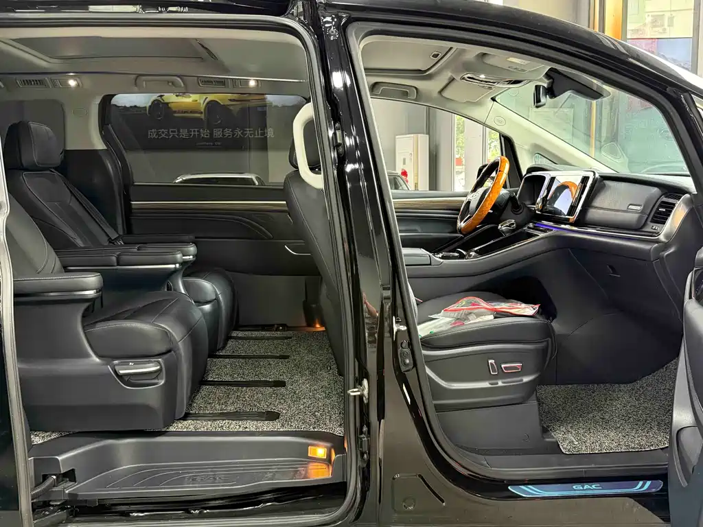 GAC Motor Trumpchi M8 2022 — фото 4