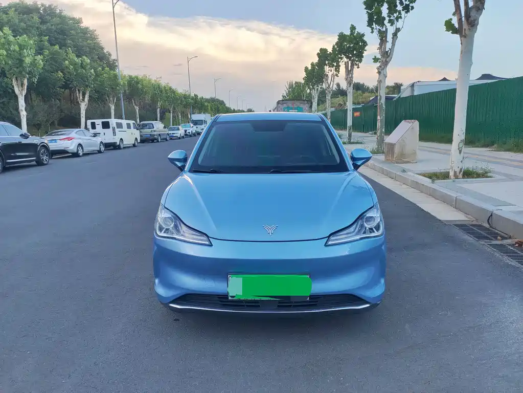 Neta V 2022