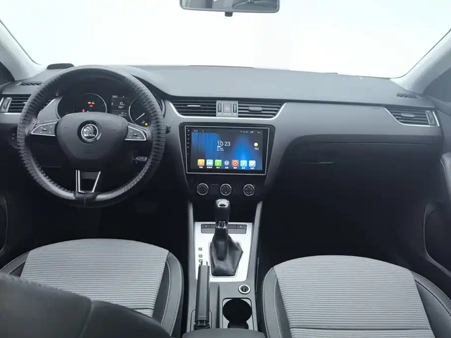 Skoda Octavia 2016 — фото 12