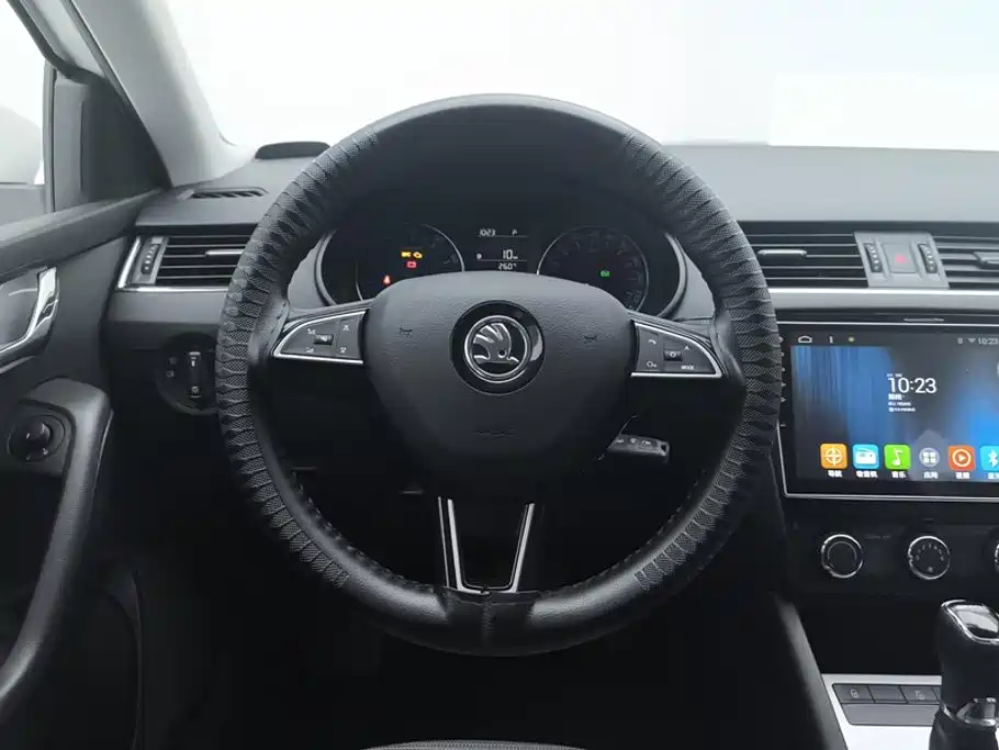 Skoda Octavia 2016 — фото 15