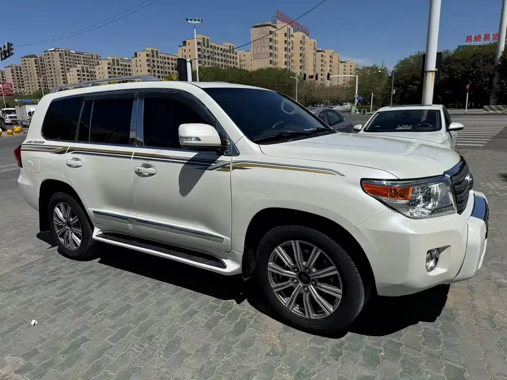 Toyota Land Cruiser 2018 — фото 3