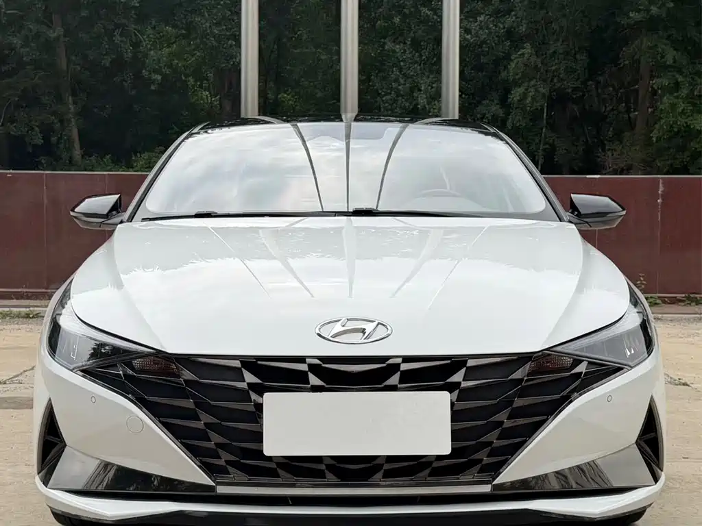 Hyundai Elantra 2022
