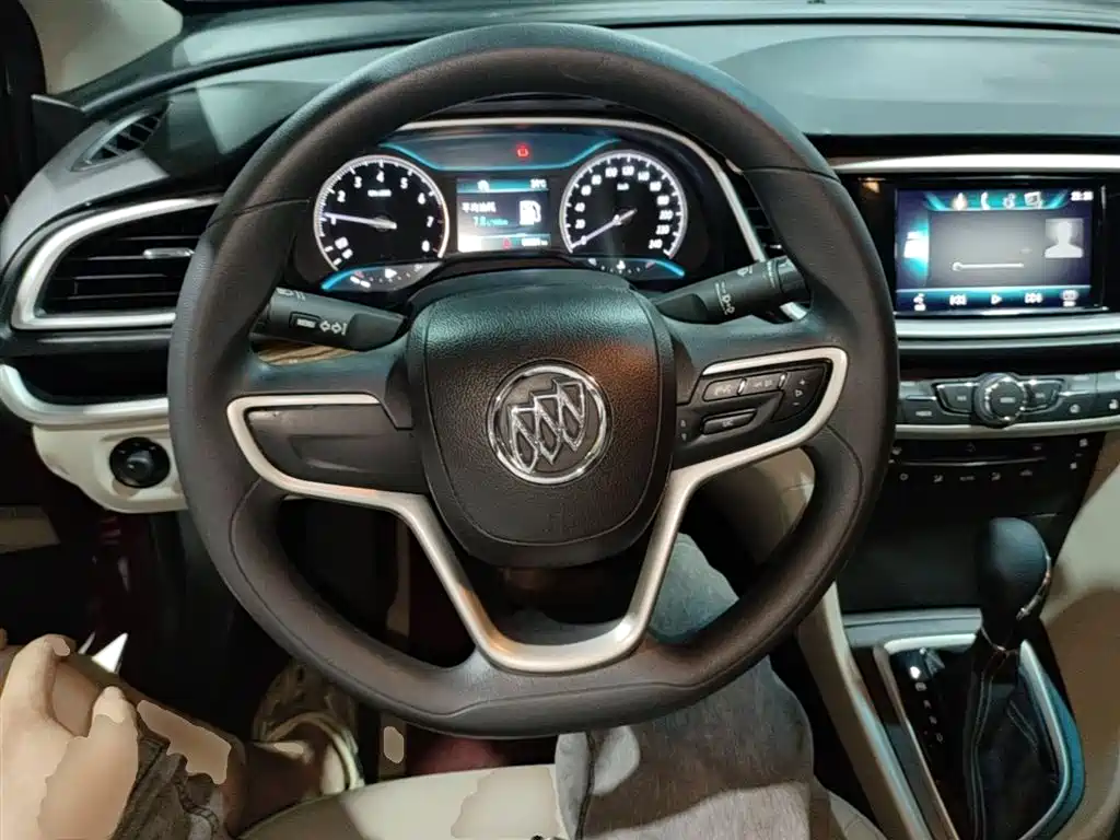 Buick Excelle 2015 — фото 11