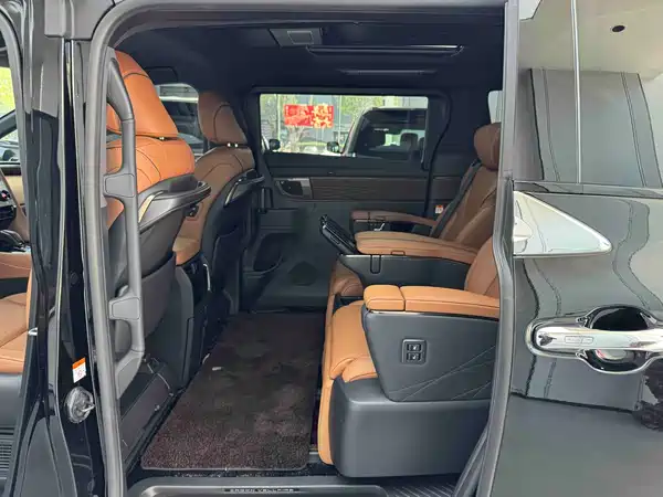Toyota Vellfire 2024