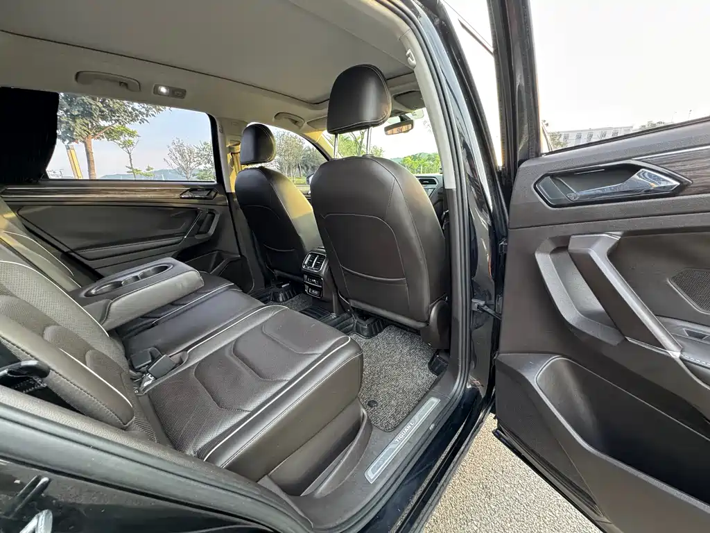 Volkswagen Tiguan L 2018 — фото 25