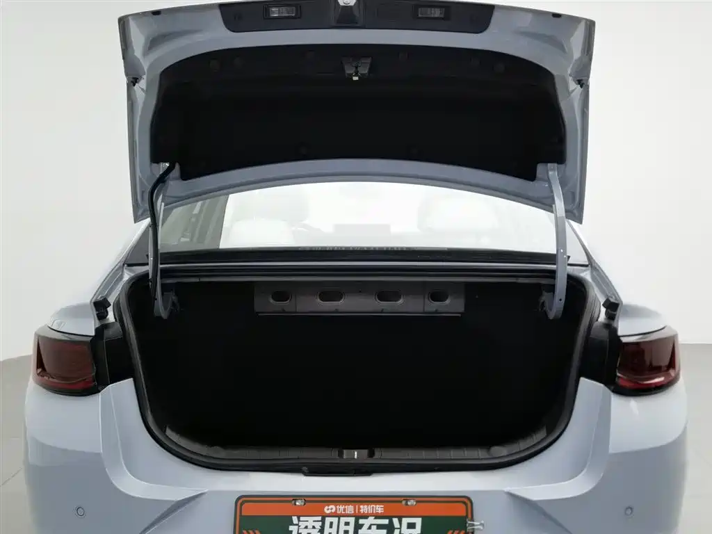 Geely L HiP 2022 — фото 16