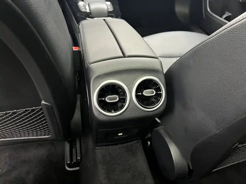 Mercedes-Benz A-Class 2023 — фото 10