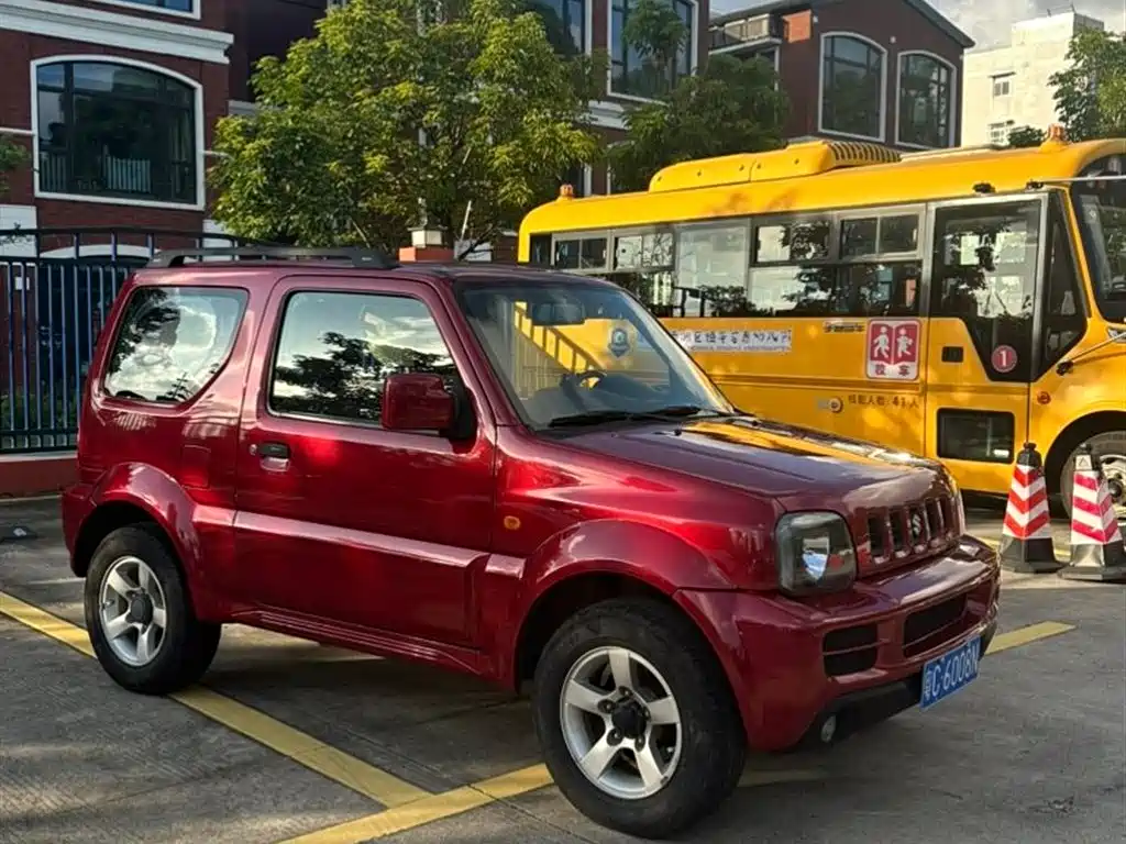 Suzuki Jimny 2010 — фото 3