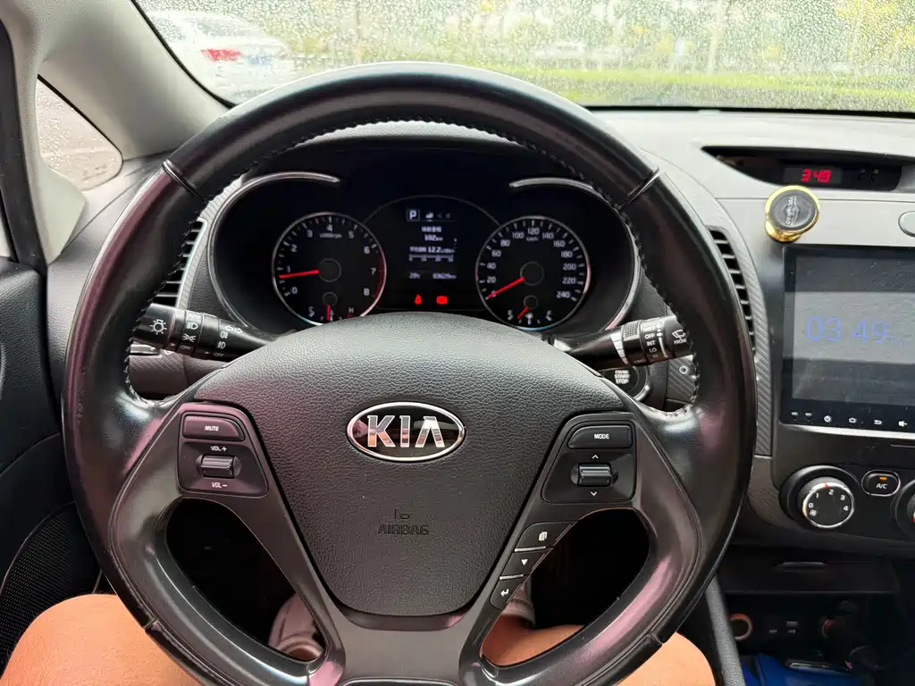 Kia K3 2016 — фото 13
