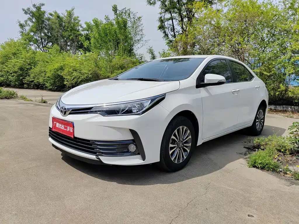 Toyota Corolla 2019 — фото 1