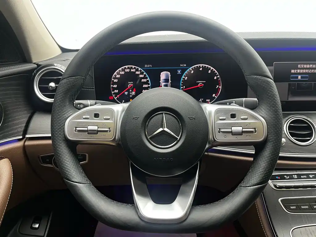 Mercedes-Benz E-Class 2020 — фото 11