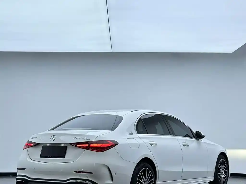 Mercedes-Benz C-Class 2024