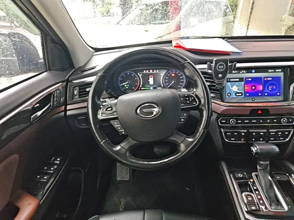 GAC Trumpchi GS8 2018 — фото 11