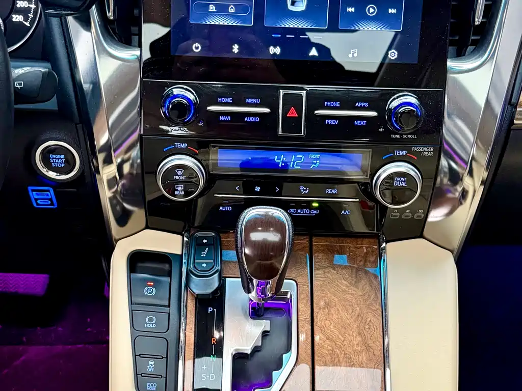Toyota Alphard 2016 — фото 8