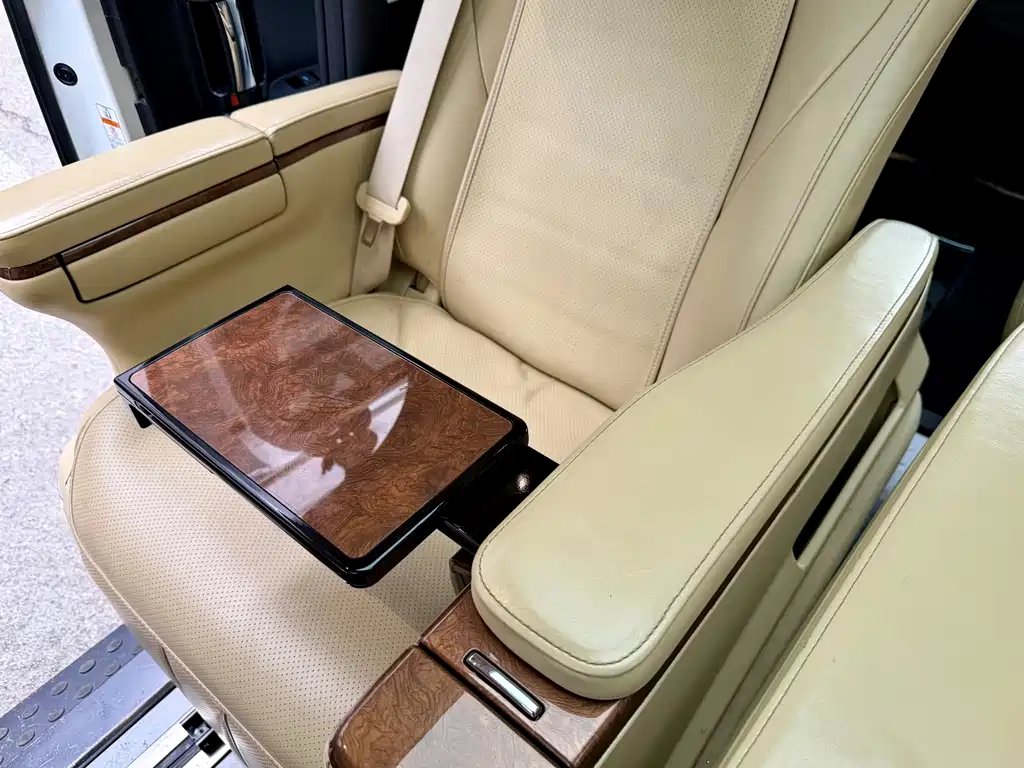 Toyota Alphard 2016 — фото 13