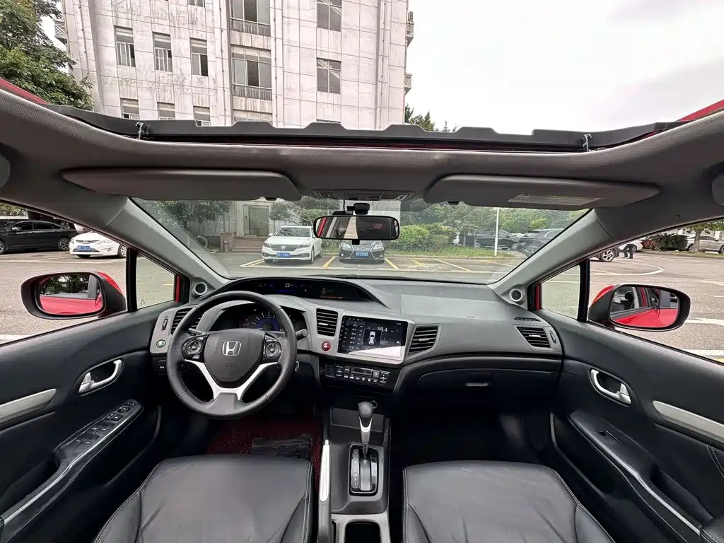 Honda Civic 2014 — фото 14