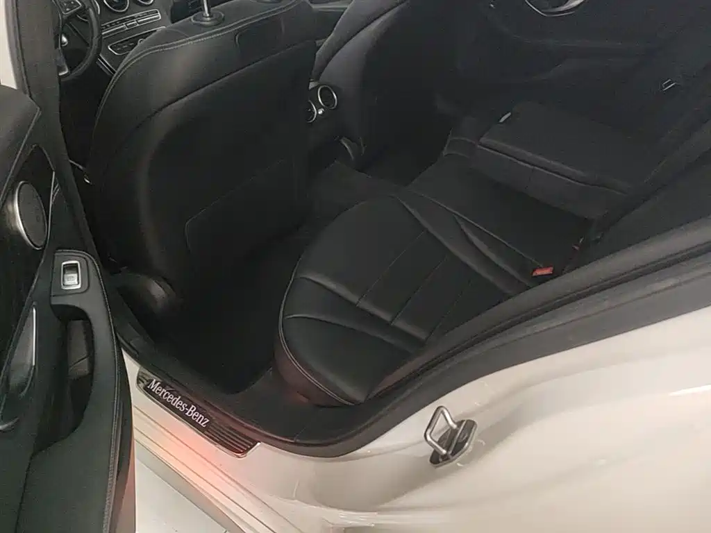 Mercedes-Benz C-Class 2017 — фото 17