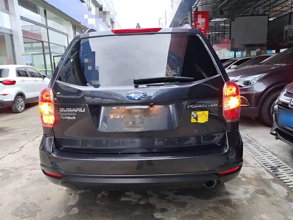 Subaru Forester 2015 — фото 6