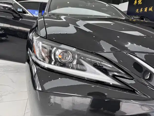 Lexus ES 2018