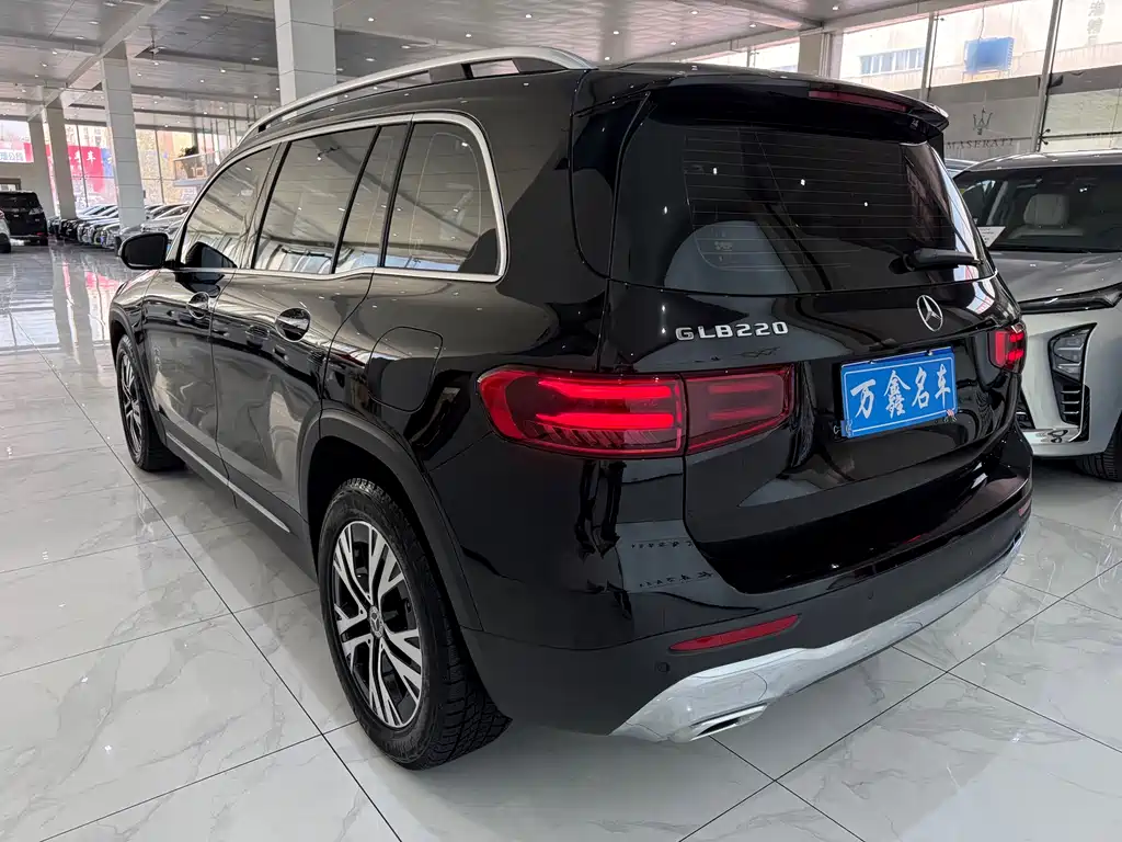 Mercedes-Benz GLB 2025 — фото 16