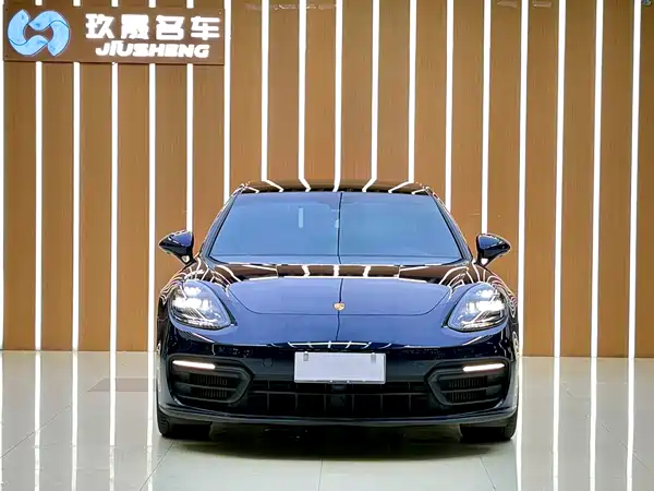 Porsche Panamera 2023