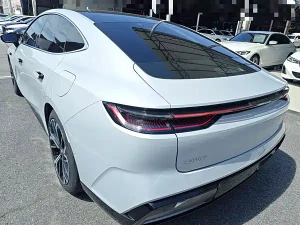 Geely Galaxy E8 2025