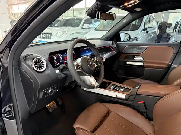 Mercedes-Benz GLB 2025