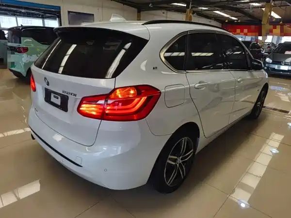 BMW 2 Series Station Wagon 2017