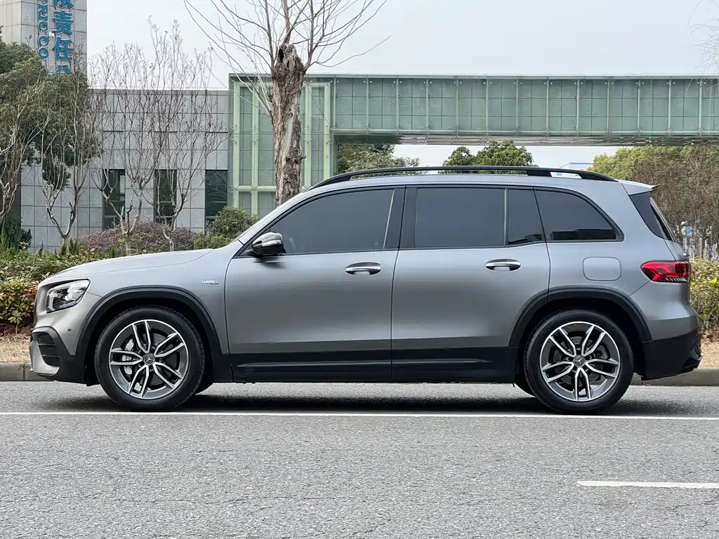Mercedes-Benz GLB AMG 2023 — фото 6