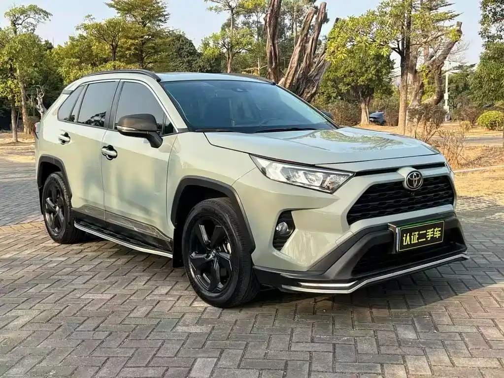 Toyota RAV4 2020 — фото 3