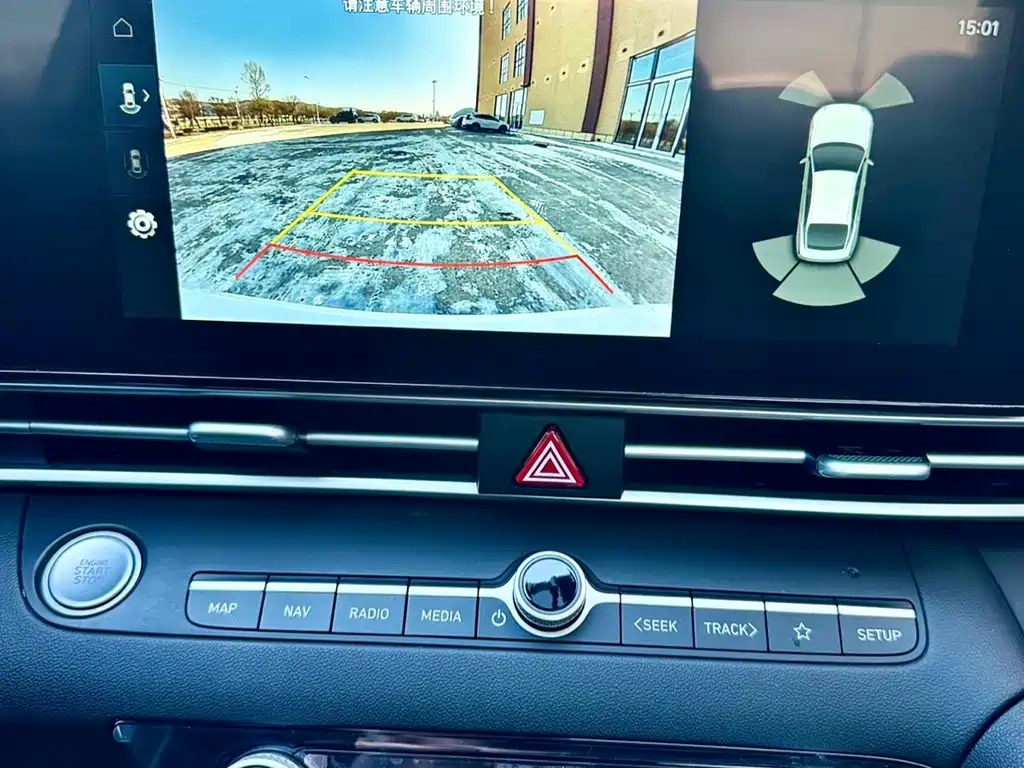 Hyundai Elantra 2023 — фото 20