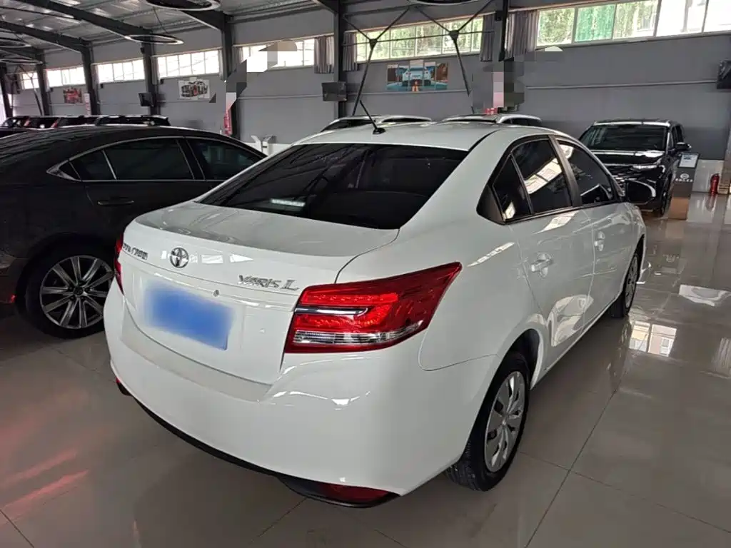 Toyota Yaris L 2019
