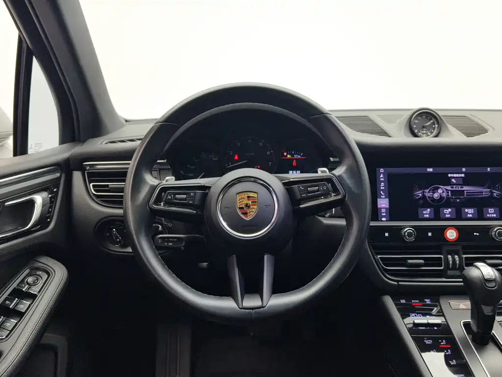 Porsche Macan 2023 — фото 10