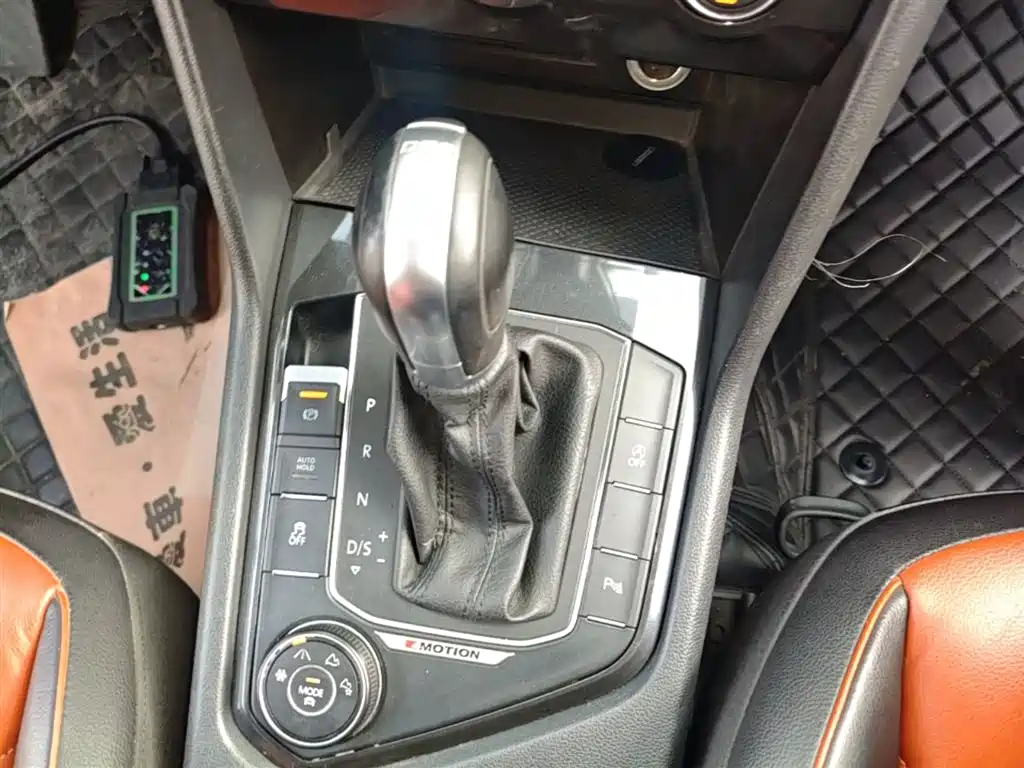 Volkswagen Tiguan 2017 — фото 14